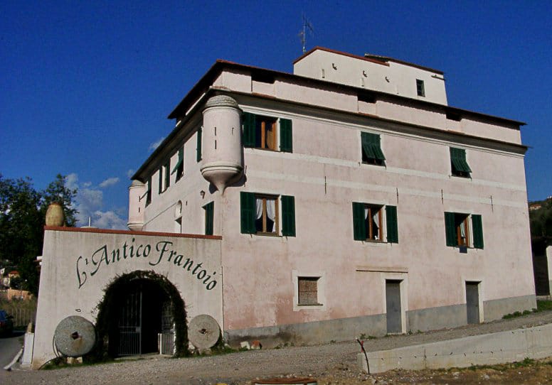 Olive mill Antico Frantoio in Diano San Pietro=