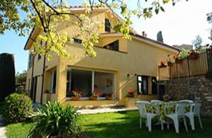 Holiday rental with a well-kept and fenced garden for your holiday with your dog in Liguria