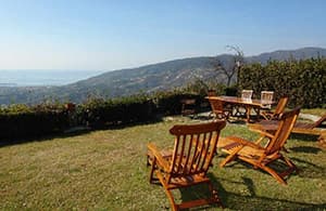 Holiday rental overlooking the sea with a big garden above Sestri Levante in Liguria