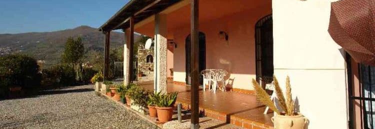 Rent a holiday rental, Casa Ciserai, directly from the owners in Liguria - in a quiet location, with a big terrace